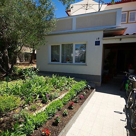 Balen Guest House 拉布 外观 照片