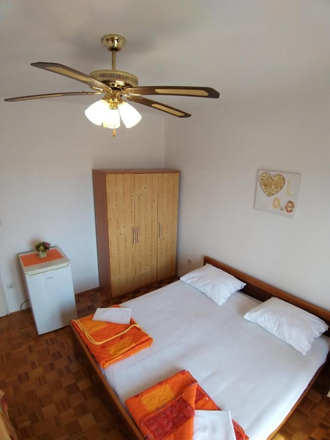 Balen Guest House 拉布 外观 照片