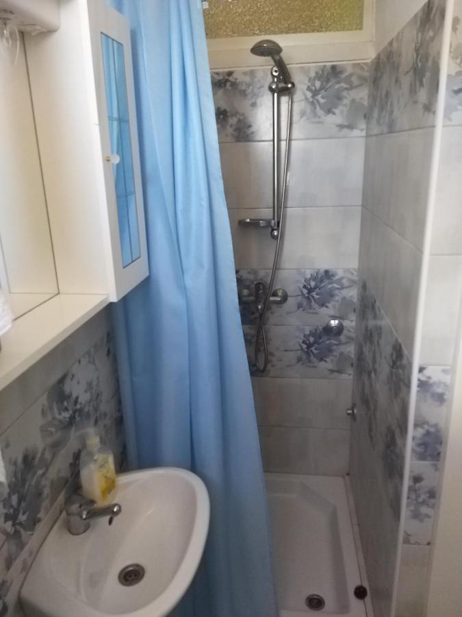 Balen Guest House 拉布 外观 照片