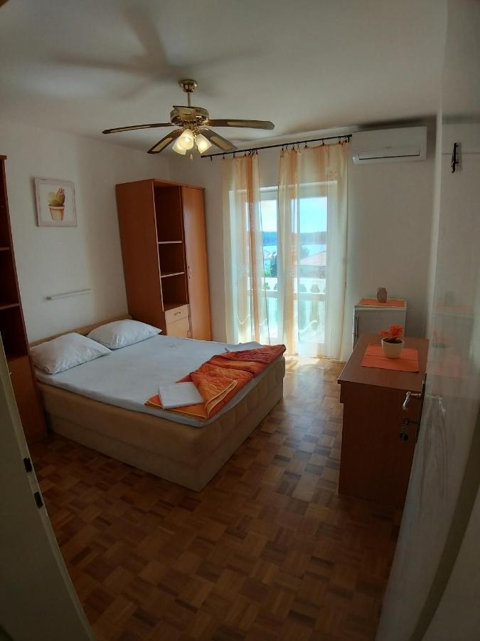 Balen Guest House 拉布 外观 照片