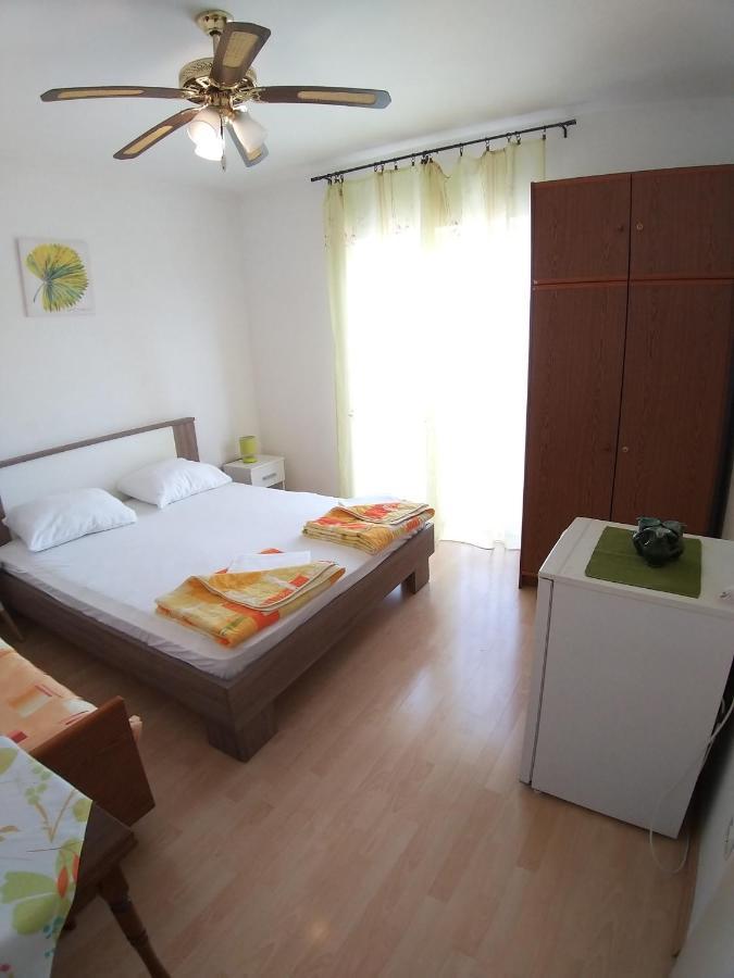 Balen Guest House 拉布 外观 照片