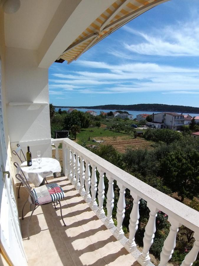 Balen Guest House 拉布 外观 照片