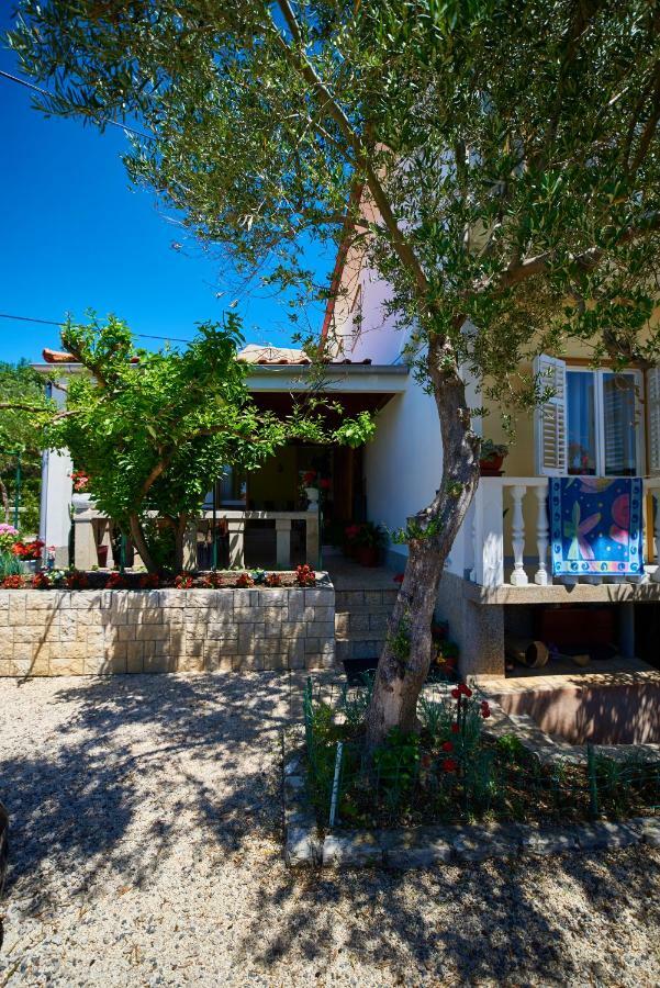 Balen Guest House 拉布 外观 照片